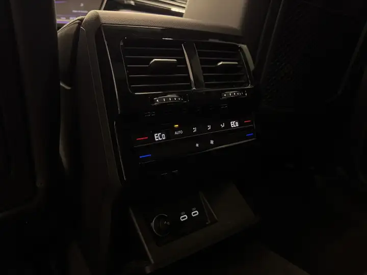 Volkswagen Touareg 2021, foto 31