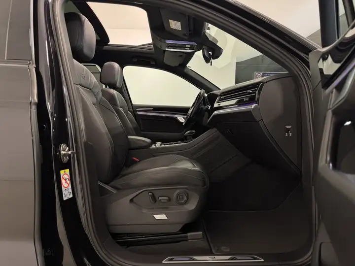 Volkswagen Touareg 2021, foto 27