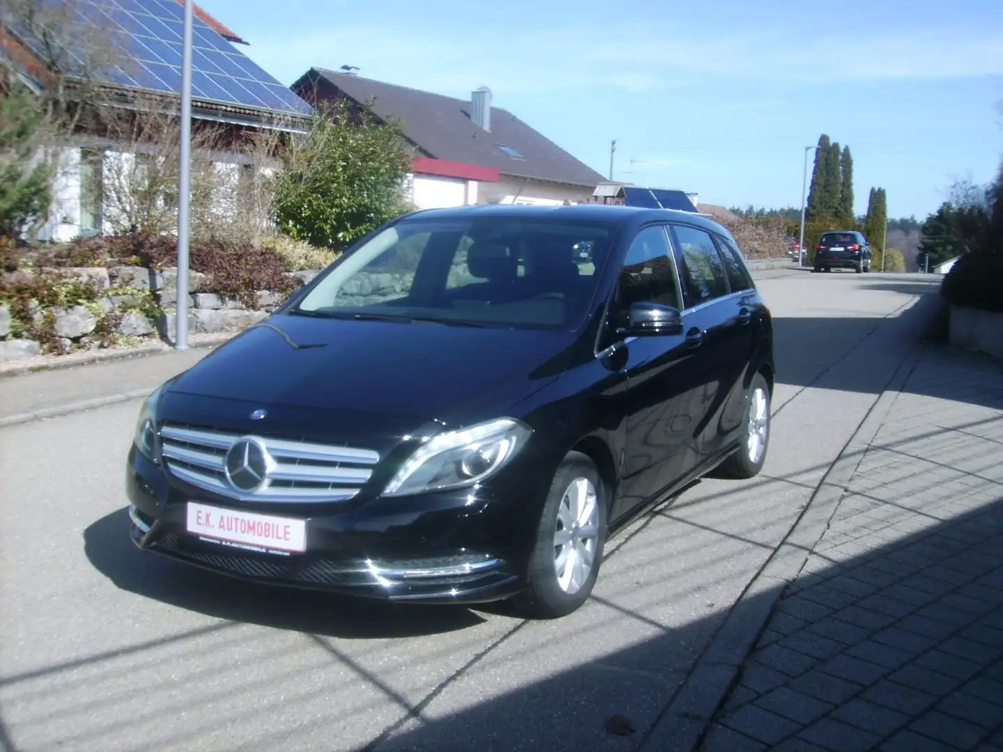 Mercedes-Benz B 180 AHK-XENON -ALU-NAVI- Schwarz - 2