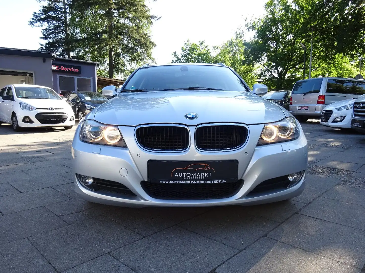 BMW 318 3 Touring 318d/Panorama/Klimaautomatic/2-Hand Plateado - 2