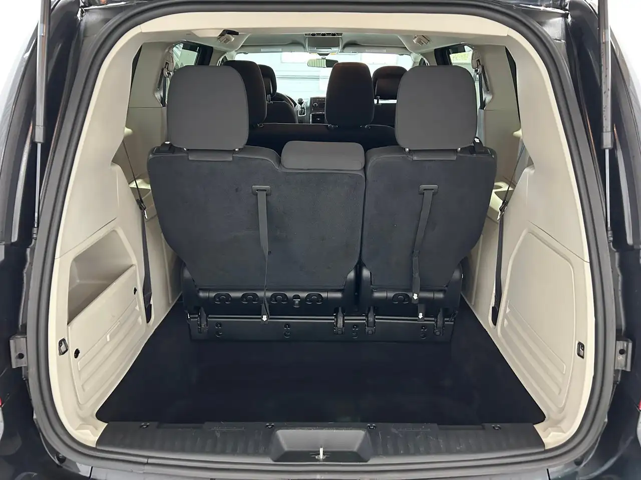 Dodge Grand Caravan снимка Dodge Grand Caravan