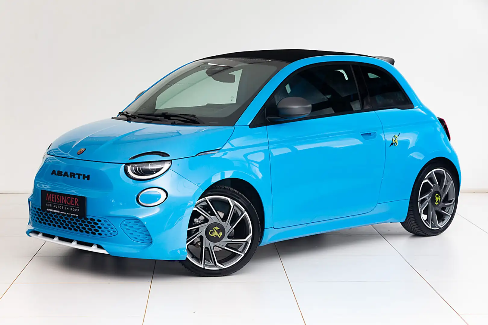 Abarth 500e Cabrio Turismo Blau - 1