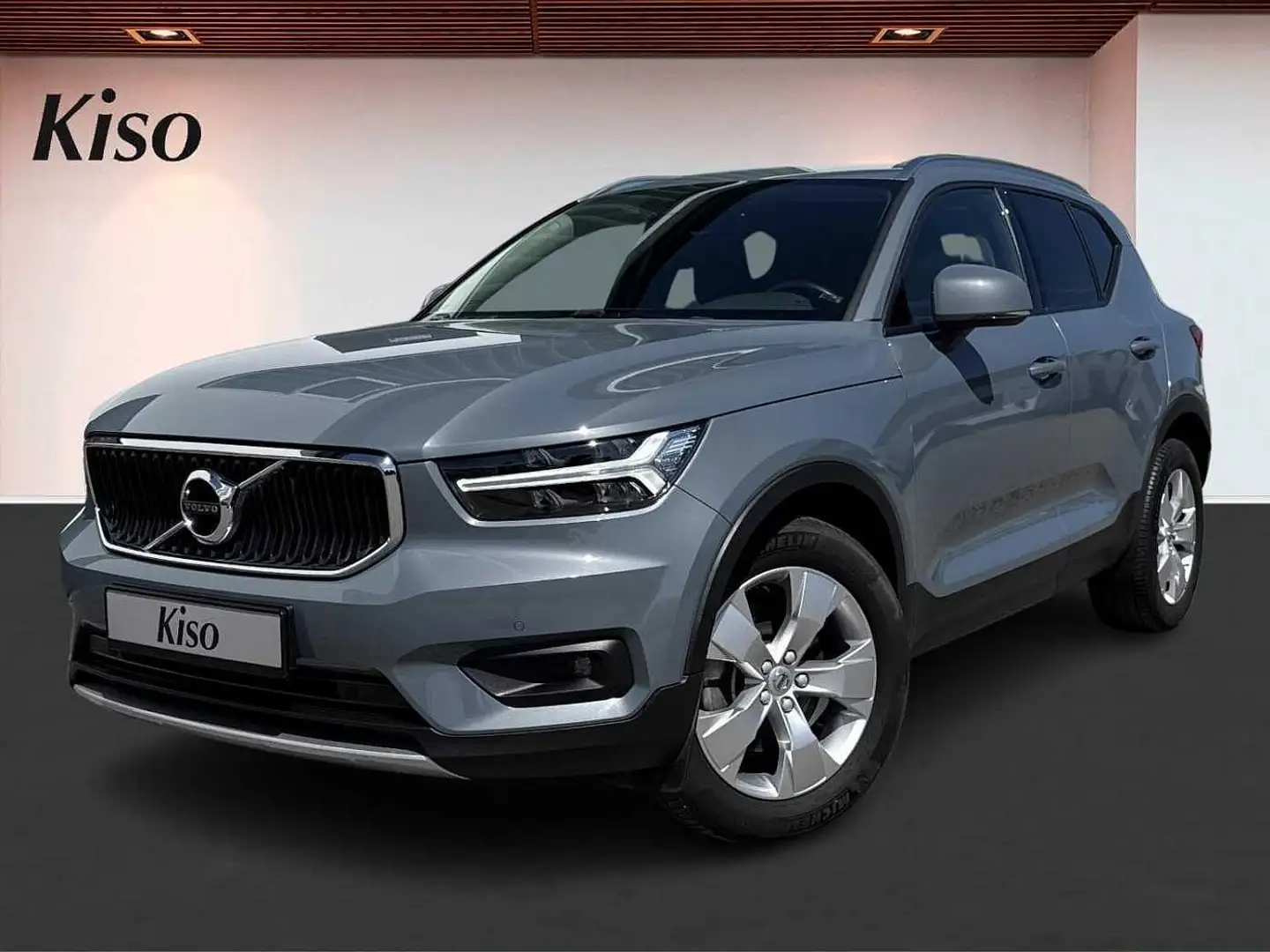 Volvo XC40 T4 Geartronic Momentum Grijs - 1