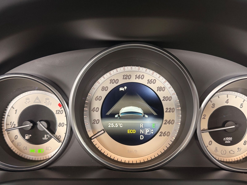Mercedes-Benz E 200 CABRIO/ 39tKM/ AHK/ GARANTIE/MB SCHECKHEFT — photo 25