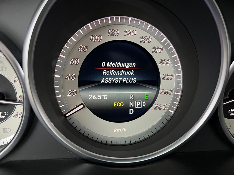 Mercedes-Benz E 200 CABRIO/ 39tKM/ AHK/ GARANTIE/MB SCHECKHEFT — photo 22