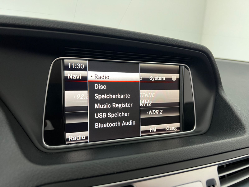 Mercedes-Benz E 200 CABRIO/ 39tKM/ AHK/ GARANTIE/MB SCHECKHEFT — photo 28