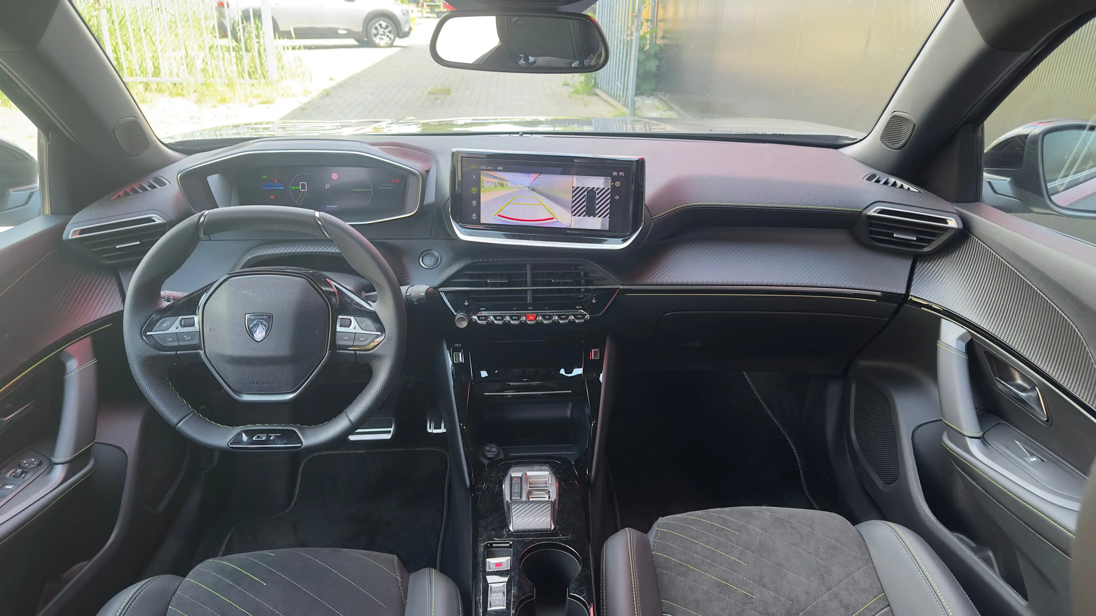 Peugeot e-2008 EV GT Avantage 54 kWh | Alcantara | Camera | Apple — photo 20