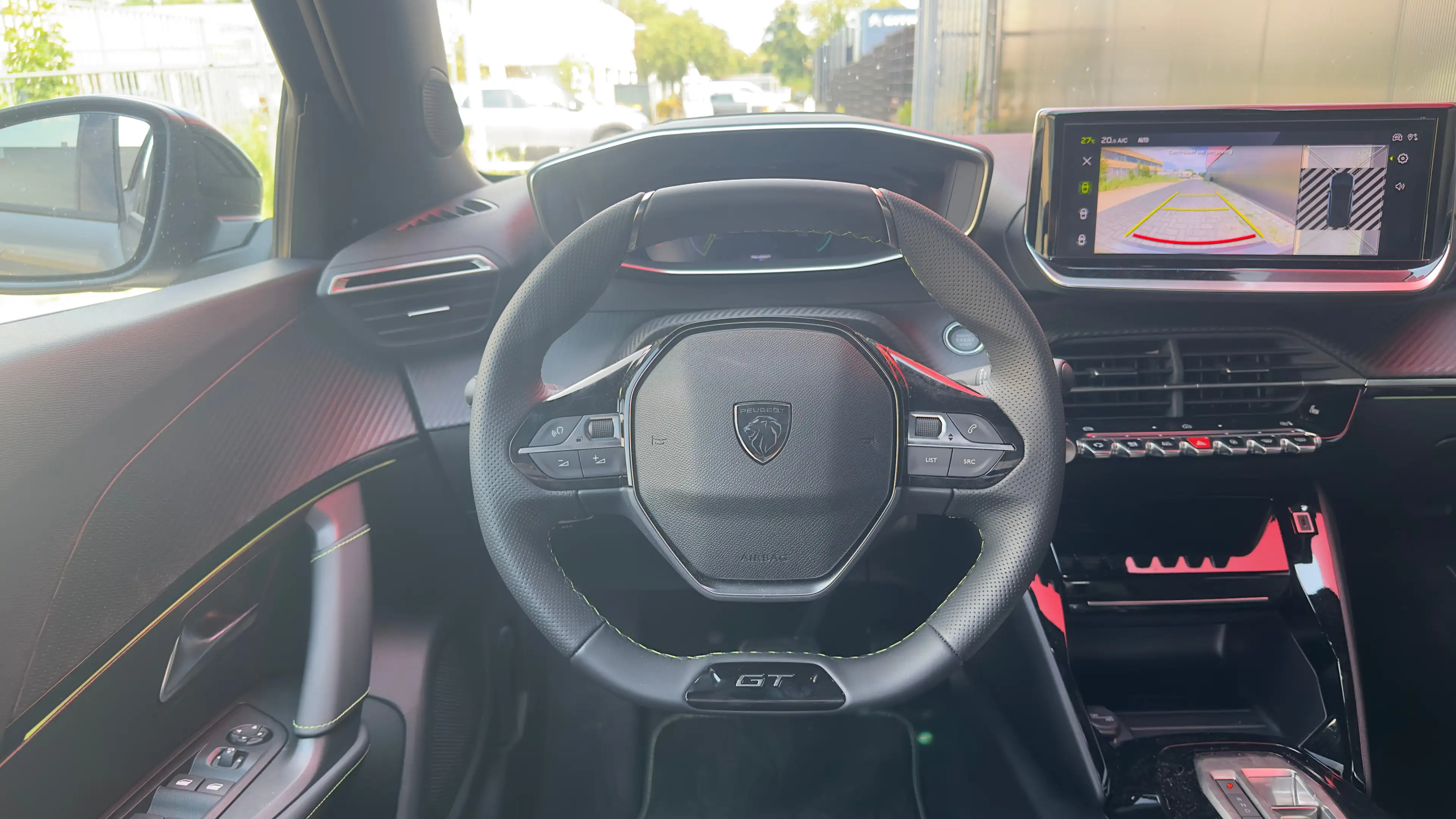 Peugeot e-2008 EV GT Avantage 54 kWh | Alcantara | Camera | Apple — photo 19