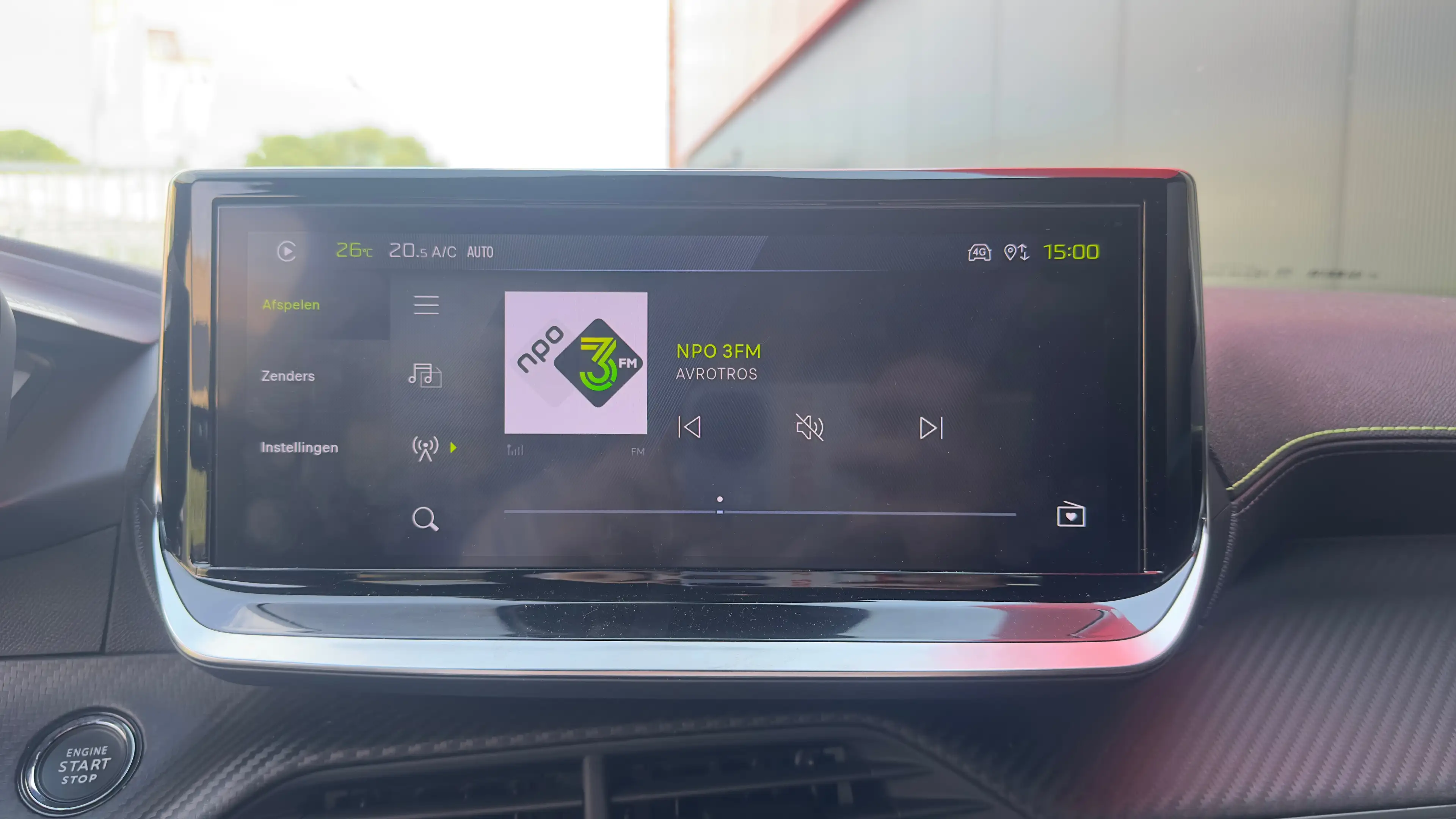 Peugeot e-2008 EV GT Avantage 54 kWh | Alcantara | Camera | Apple — photo 41