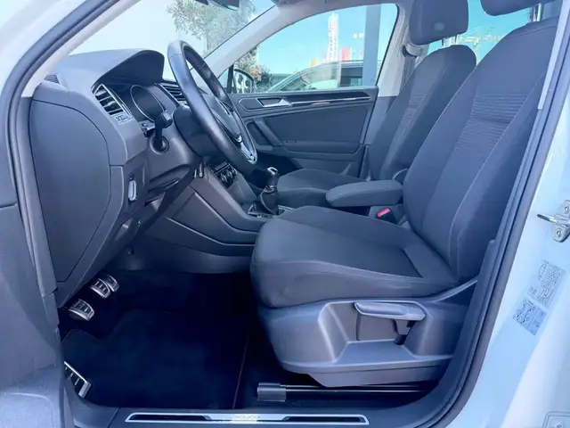 Volkswagen Tiguan view 8