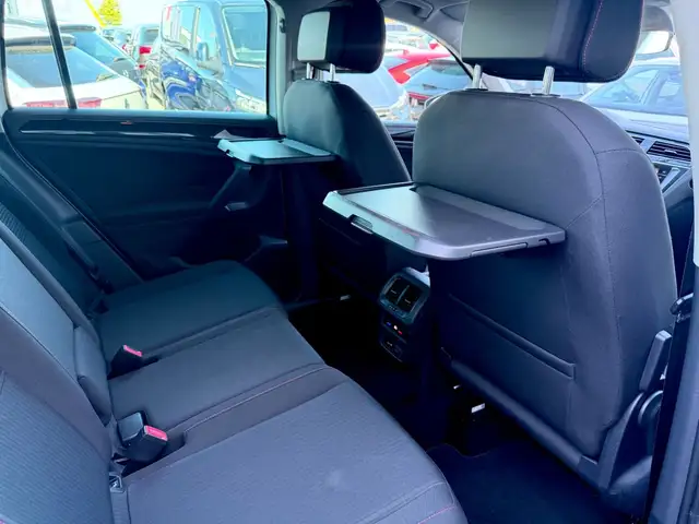 Volkswagen Tiguan view 13