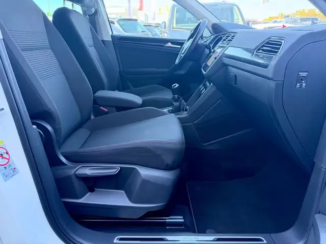 Volkswagen Tiguan view 11