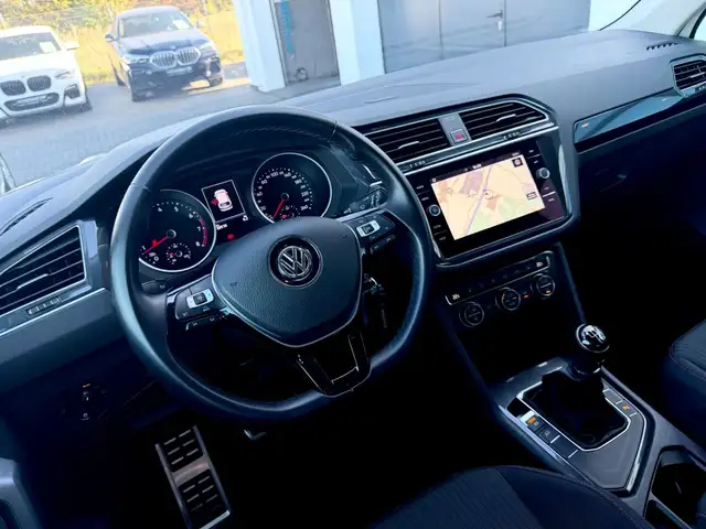 Volkswagen Tiguan view 9