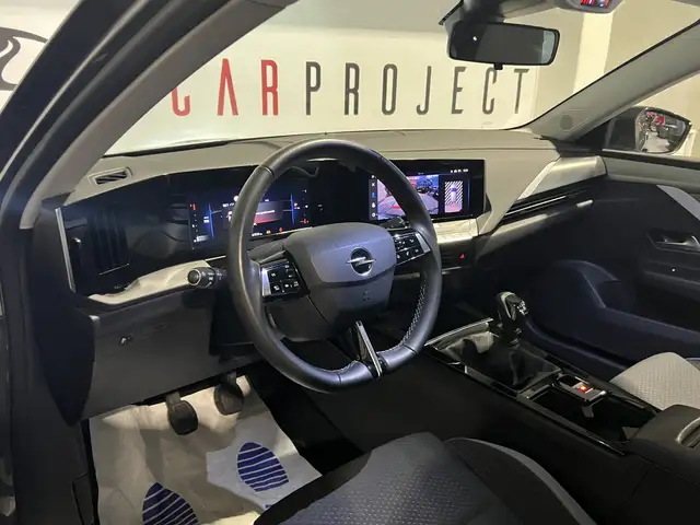 Opel Astra view 13