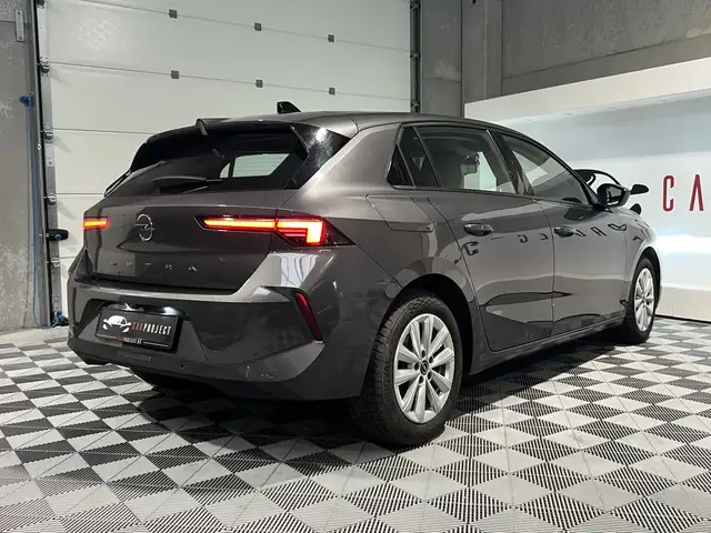 Opel Astra view 6