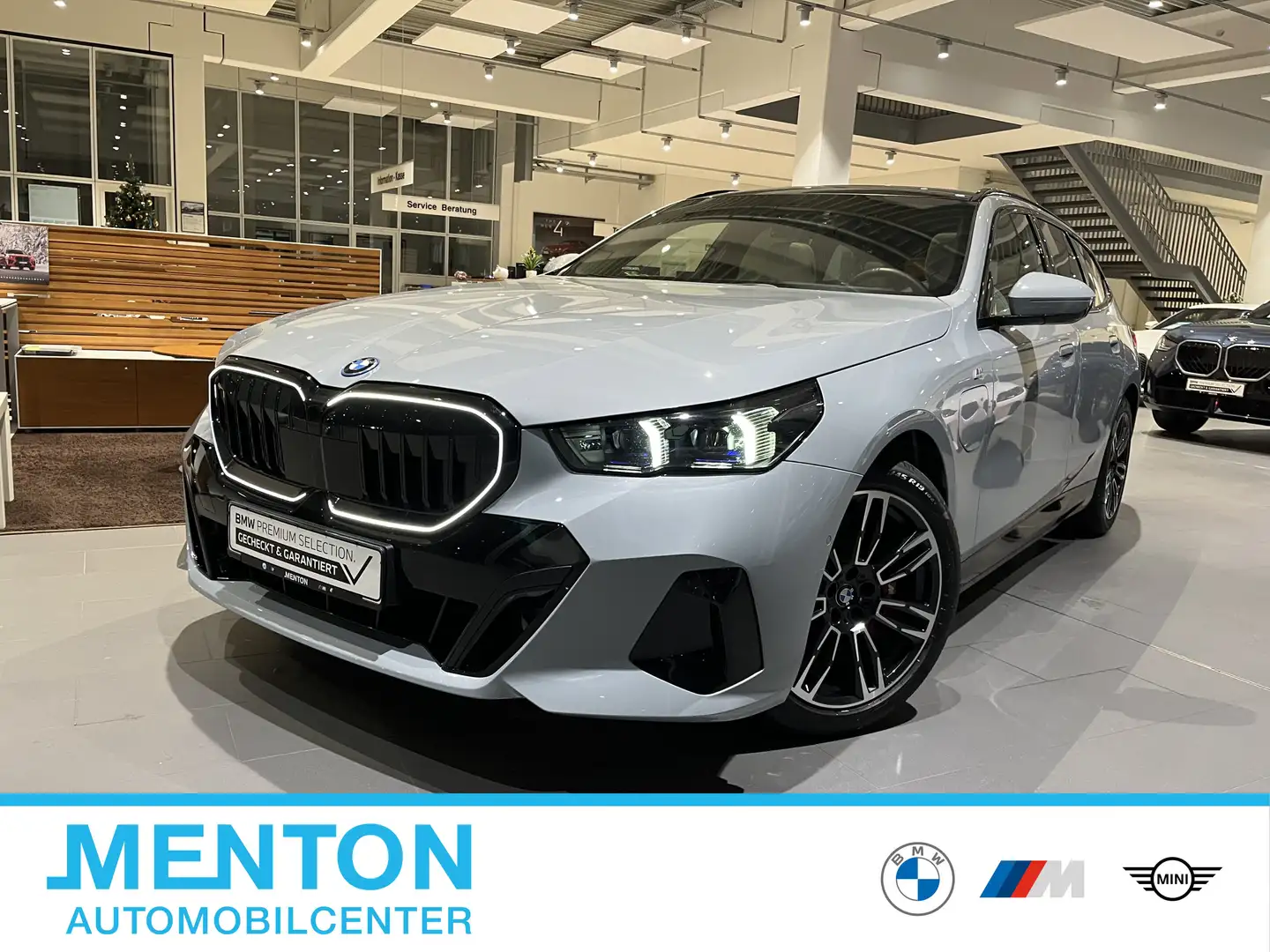 BMW 550 e xDrive M SportpaketPro/AHK/Panorama/IconicGlow Grau - 1