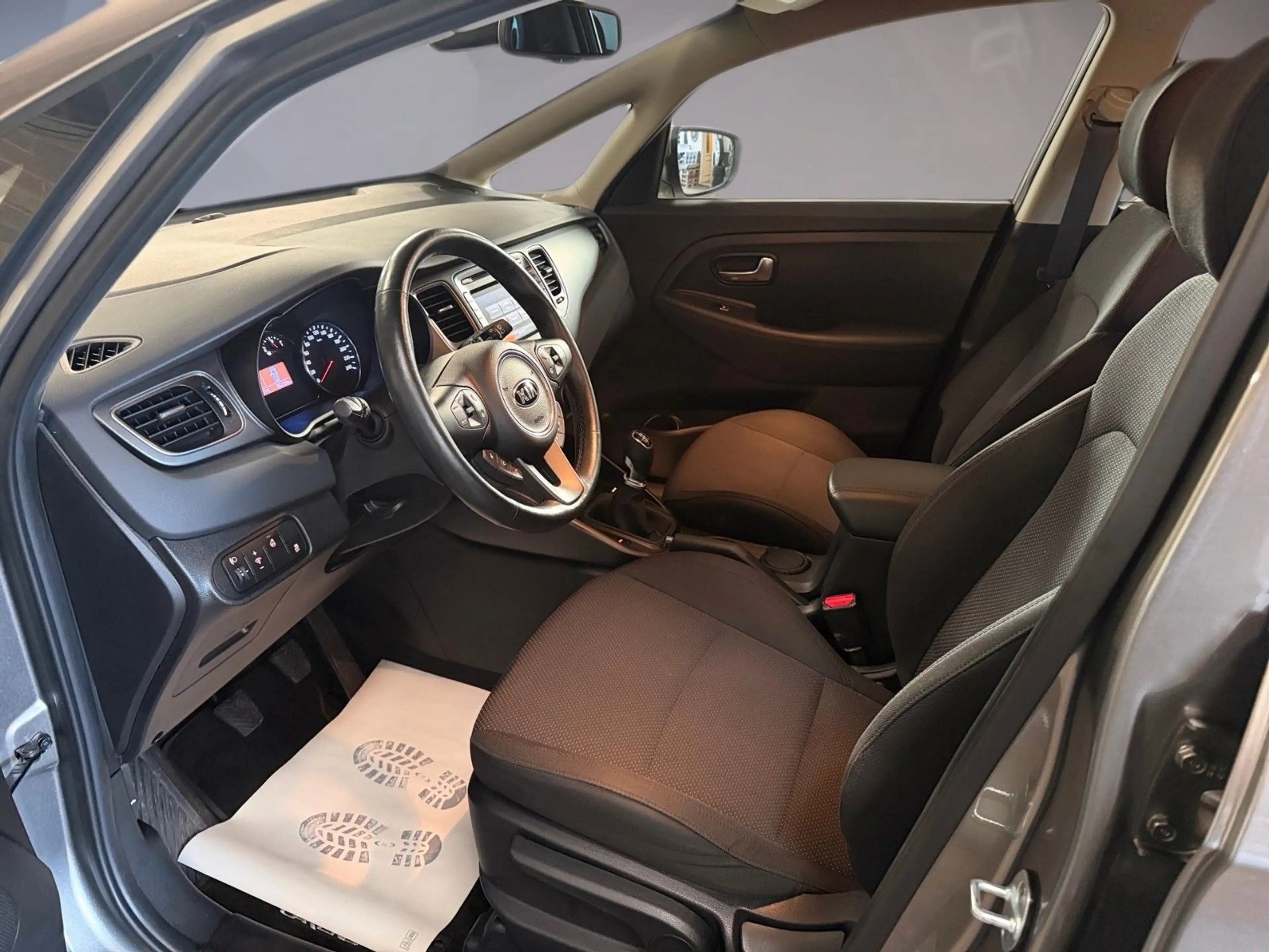Kia Carens 1.6 GDI 1.Hand AHK FIFA World Cup Edition — photo 14
