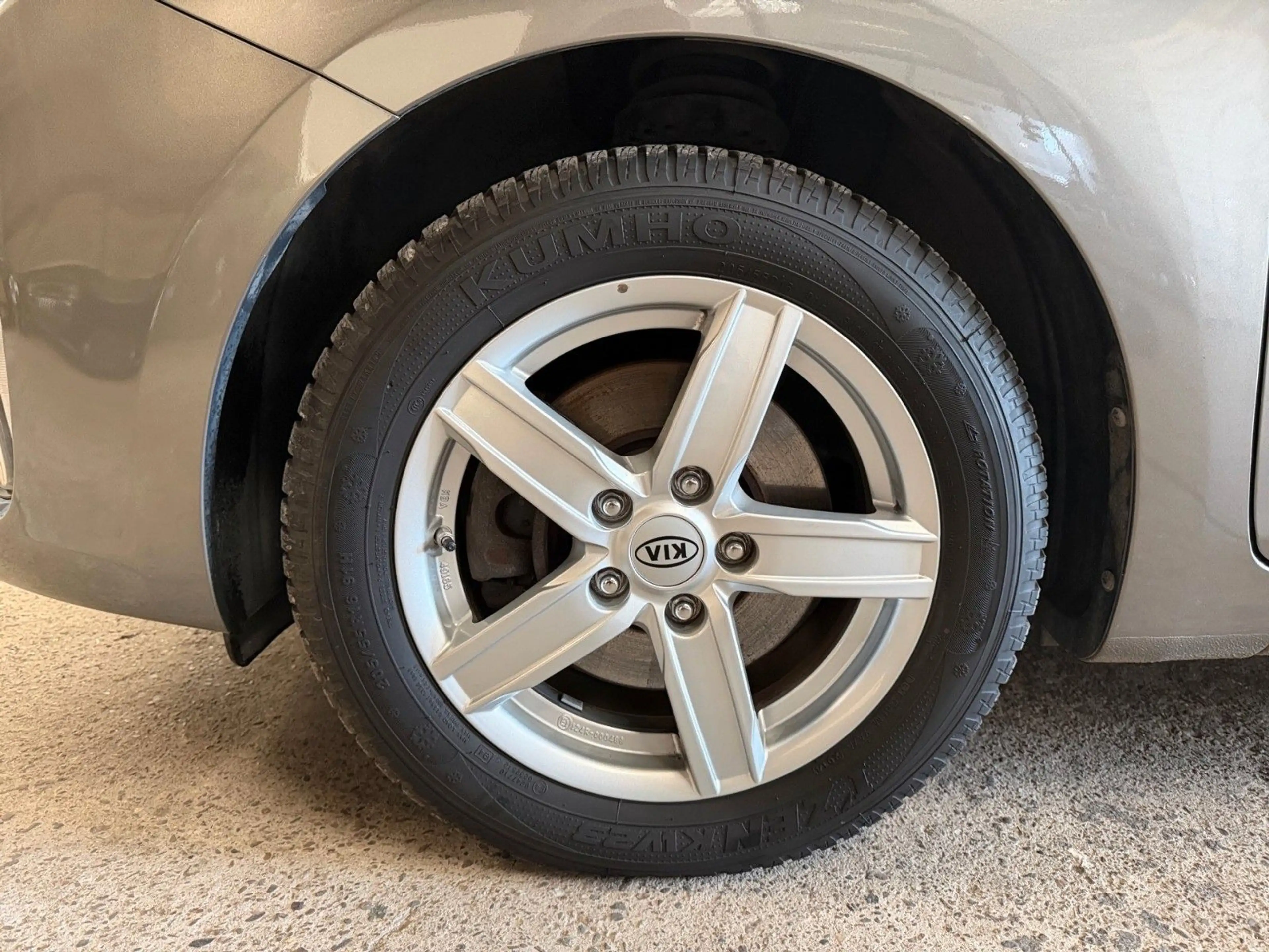 Kia Carens 1.6 GDI 1.Hand AHK FIFA World Cup Edition — photo 9