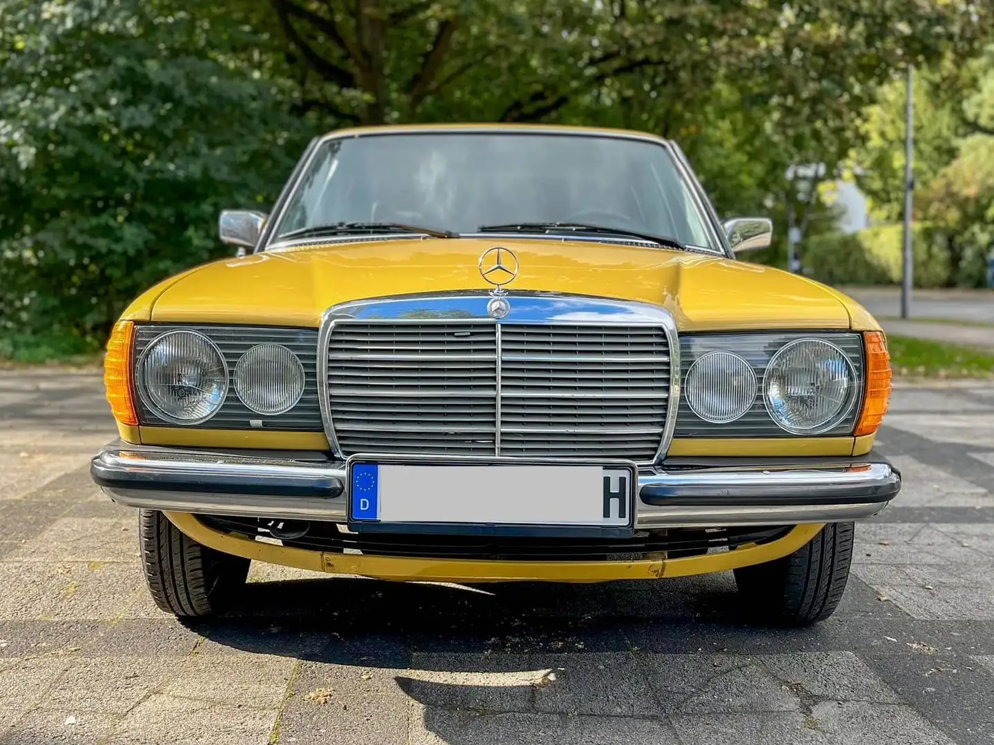 Mercedes-Benz E 240 Gelb - 2