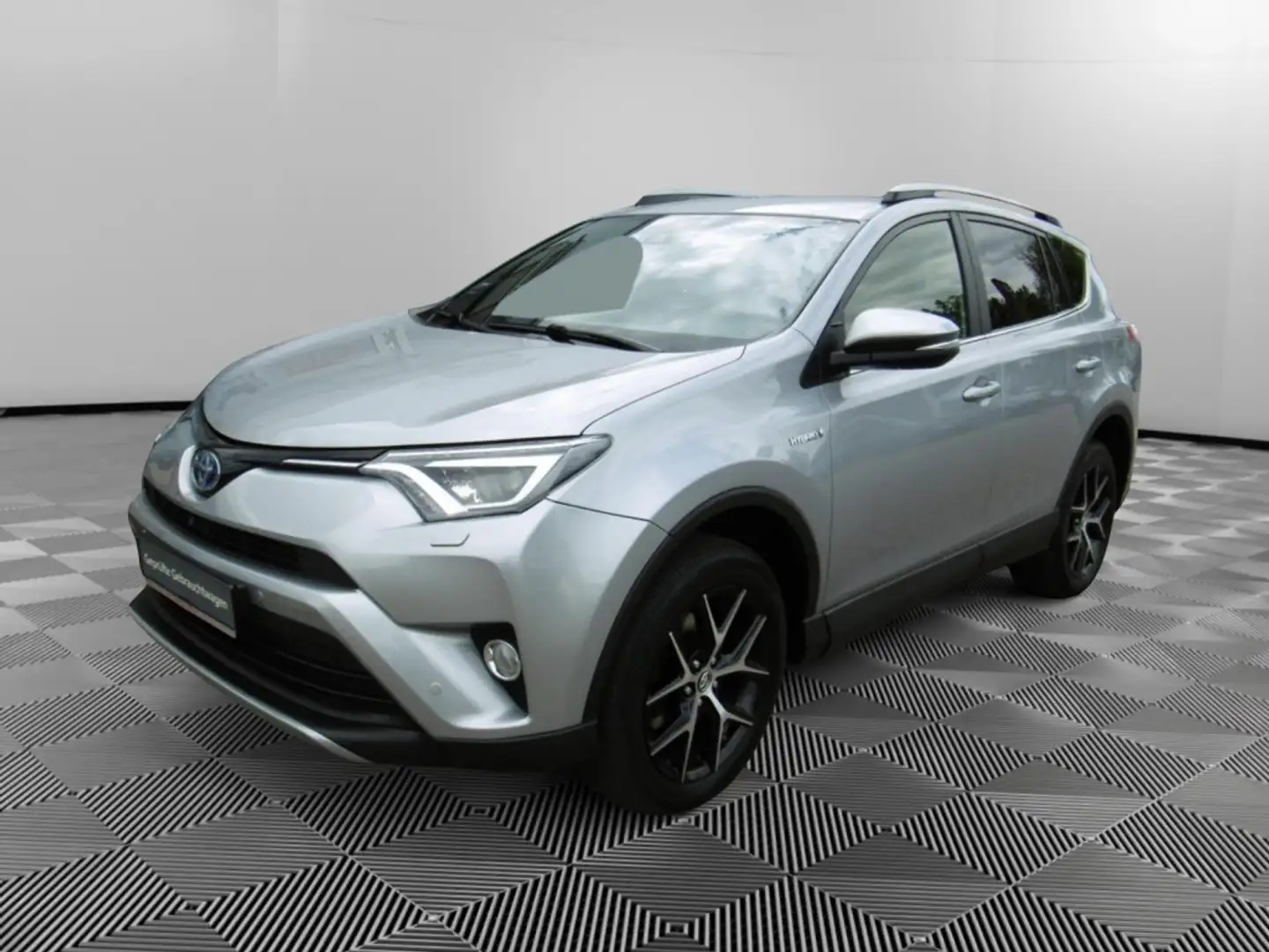 Toyota RAV 4 Stříbrná - 1