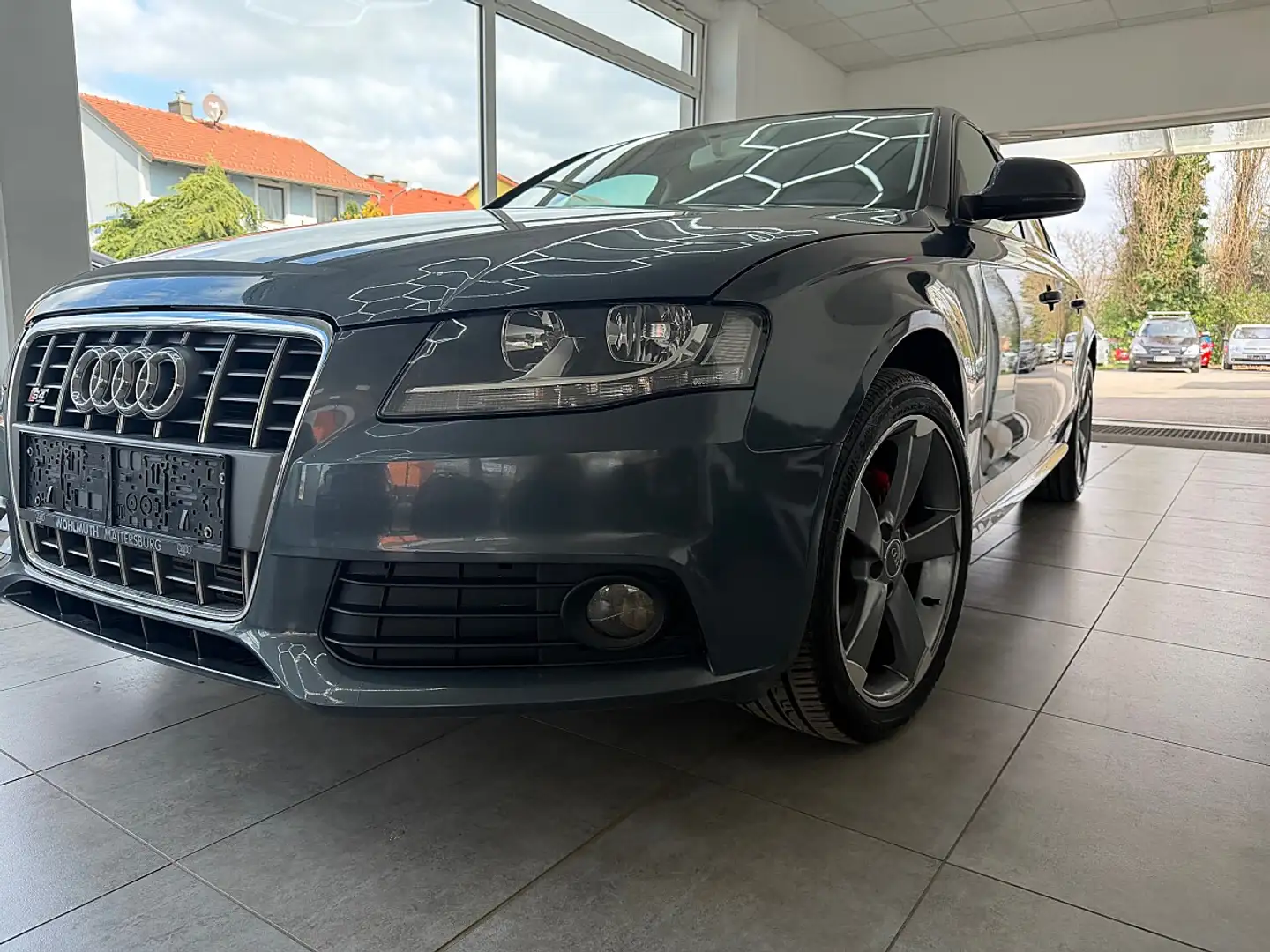 Audi A4 1,8 TFSI S lein Grau - 1