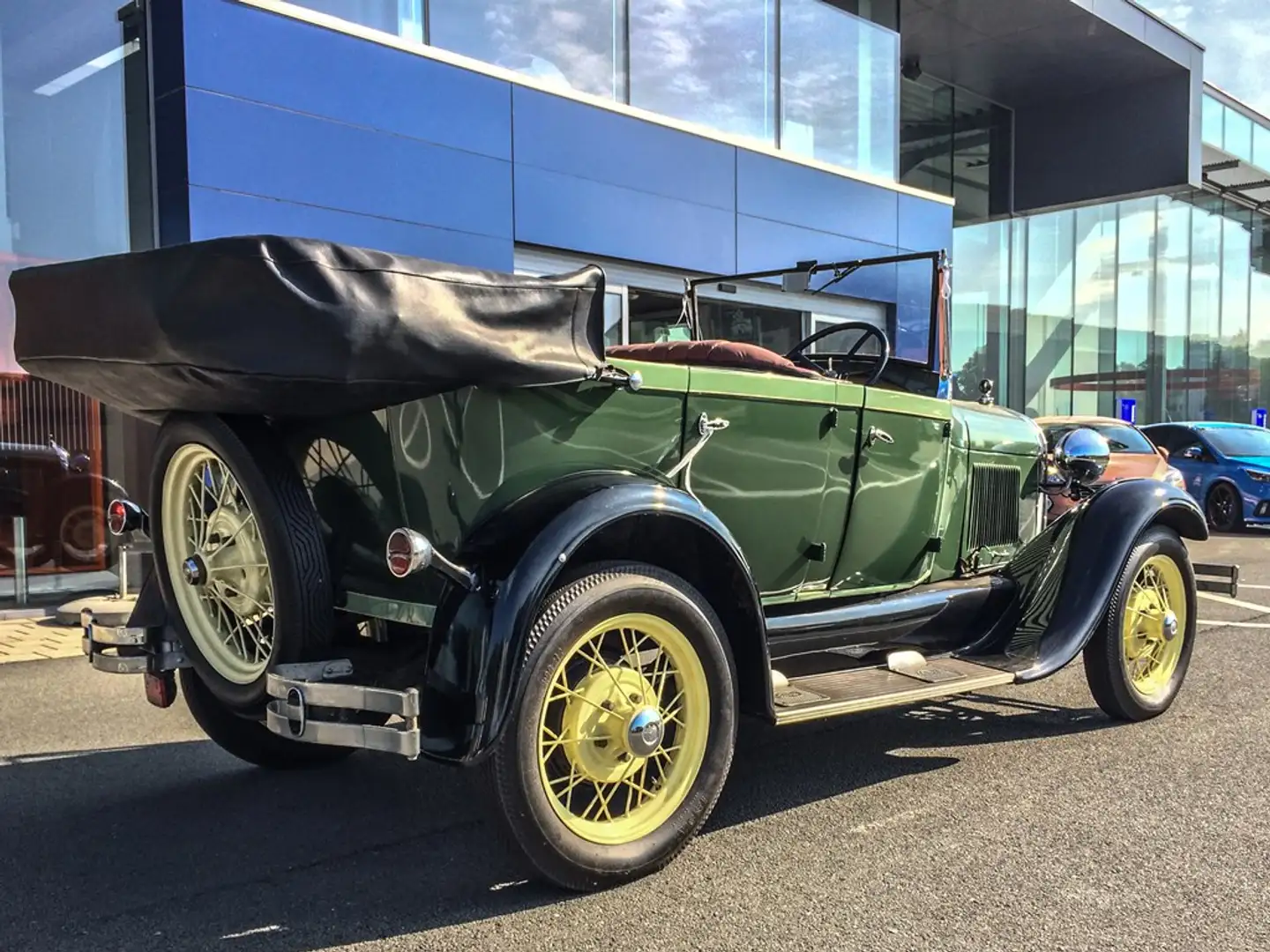 Ford M 1929 odel A Phaeton Verde - 2