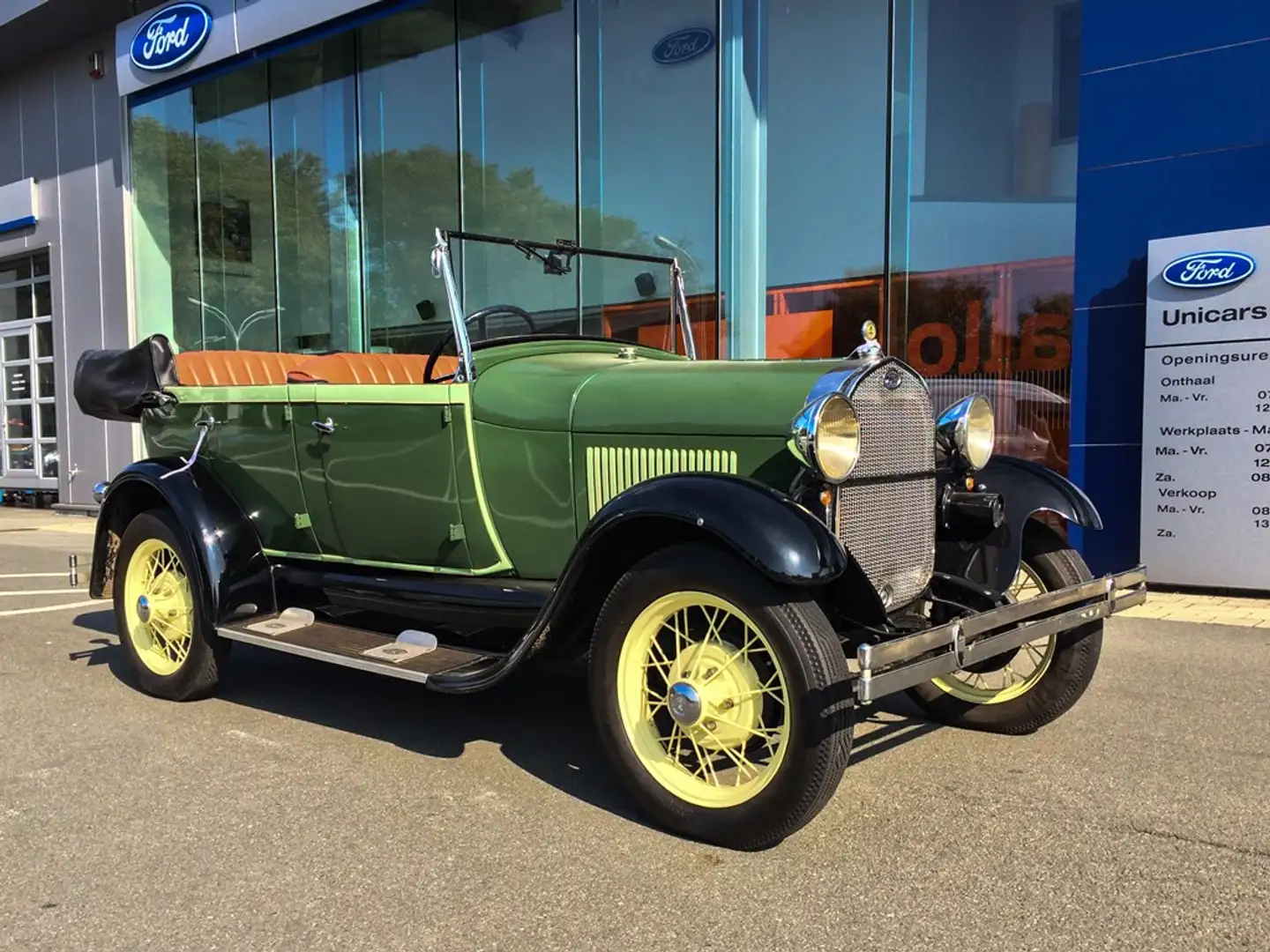 Ford M 1929 odel A Phaeton Verde - 1
