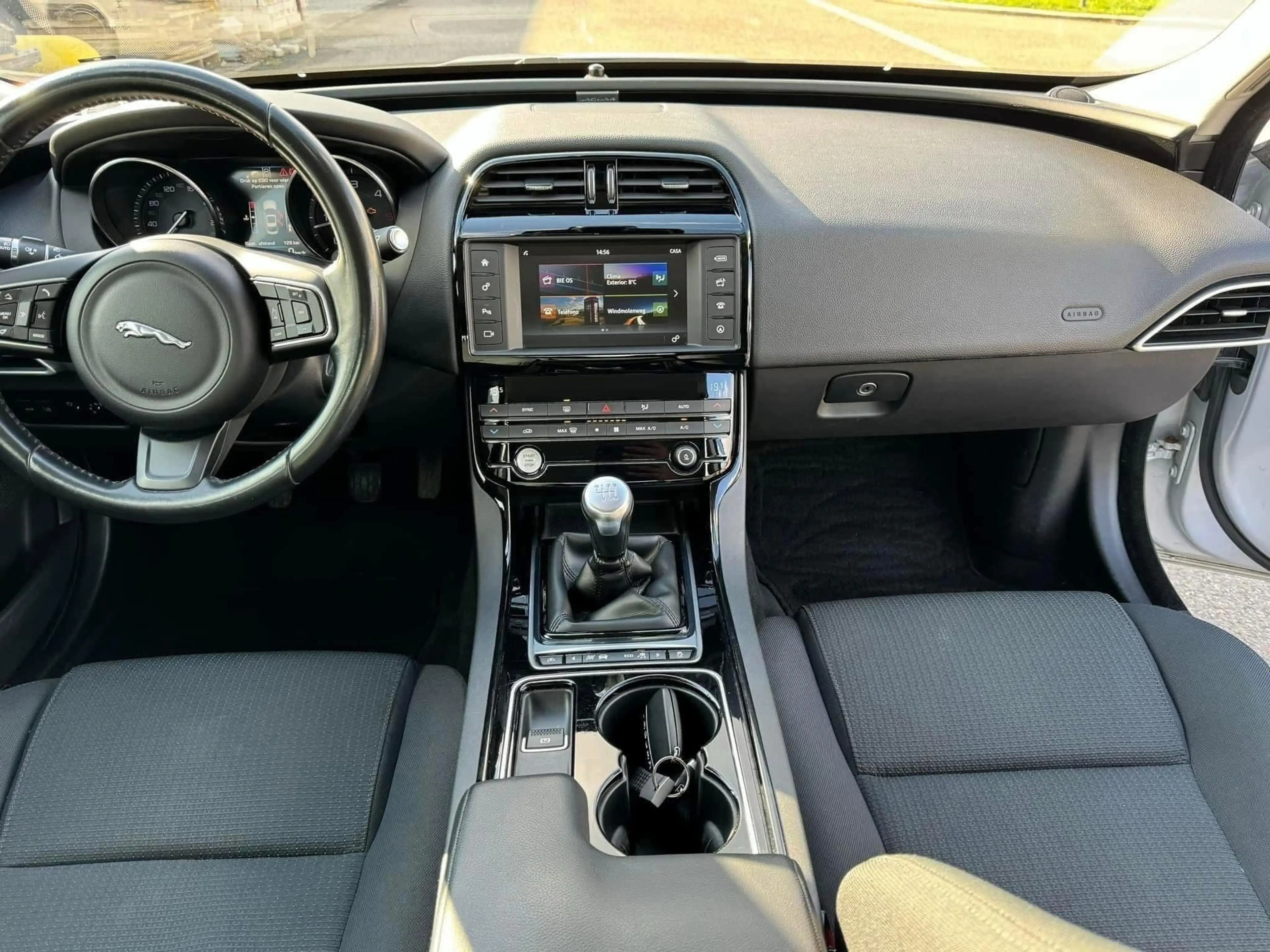 Jaguar XE Jaguar XE 2.0 D E-Performance Prestige Euro 6b – EXPORT — photo 9