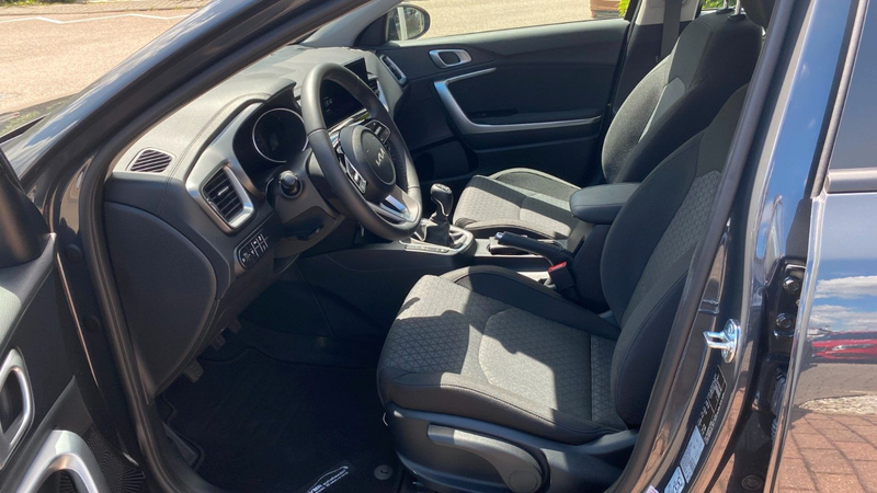 Kia Ceed SW / cee'd SW 1,5 / KIA Garantie/neuwertig — photo 11