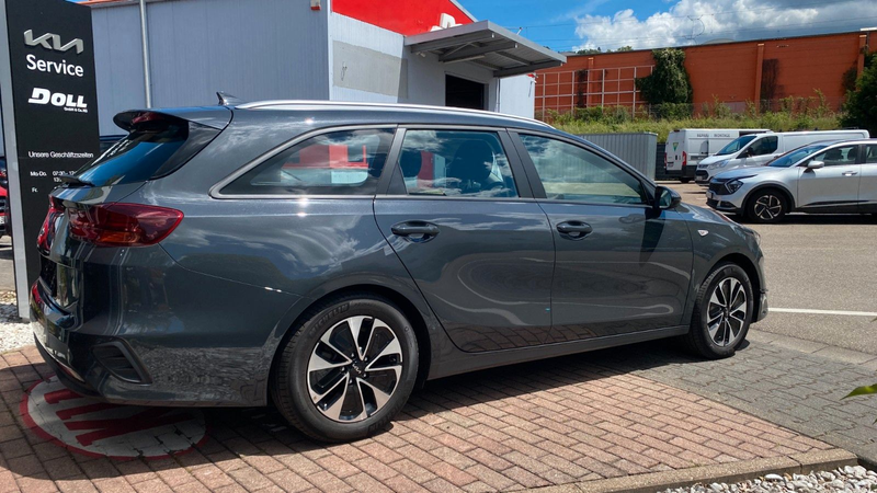 Kia Ceed SW / cee'd SW 1,5 / KIA Garantie/neuwertig — photo 7