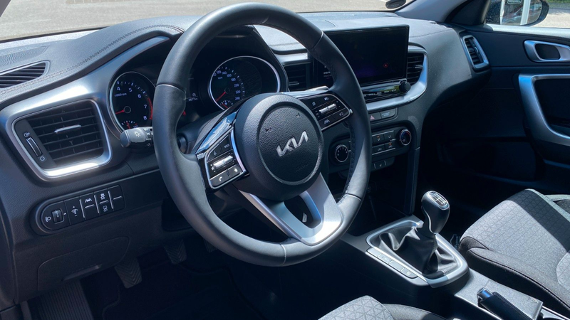Kia Ceed SW / cee'd SW 1,5 / KIA Garantie/neuwertig — photo 13