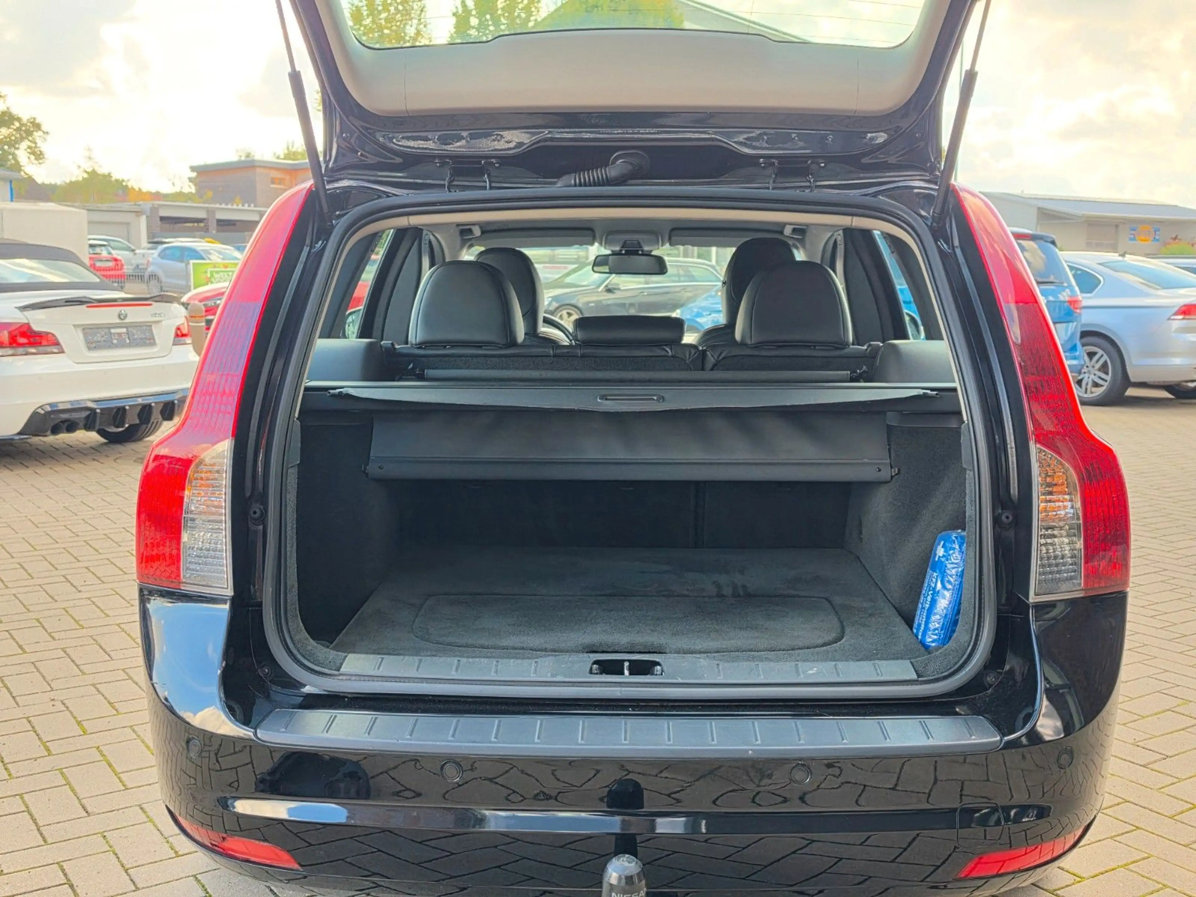 Volvo V50 Kombi D2 *Tempomat*SHZ*AHK* — photo 18
