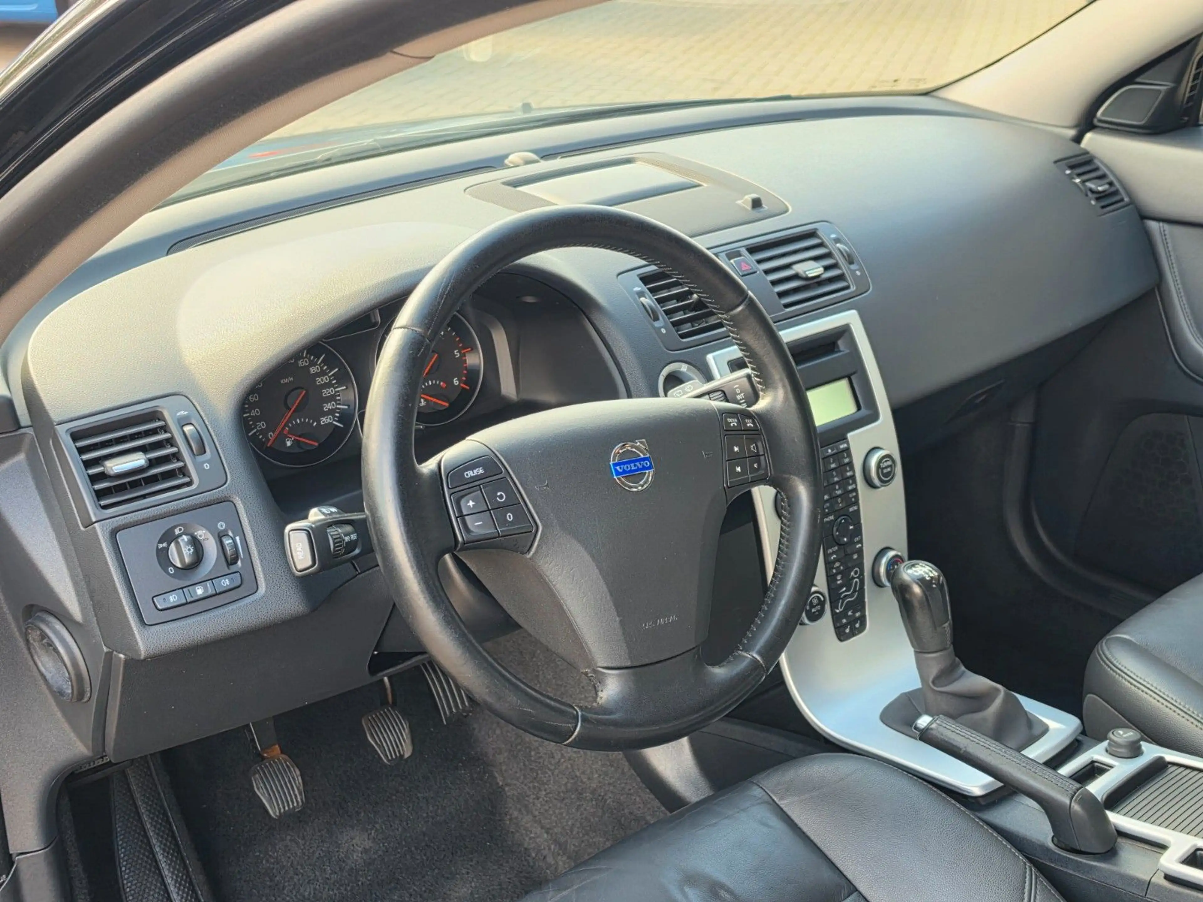 Volvo V50 Kombi D2 *Tempomat*SHZ*AHK* — photo 12