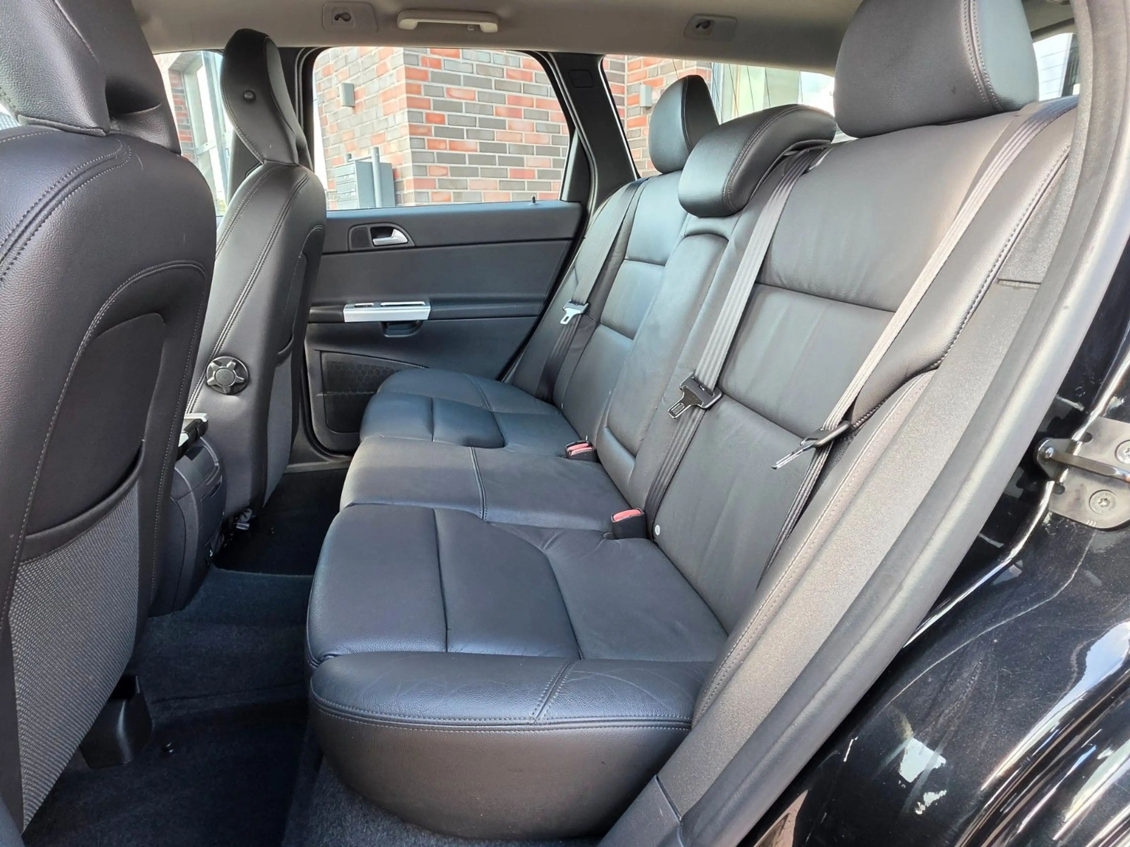 Volvo V50 Kombi D2 *Tempomat*SHZ*AHK* — photo 17