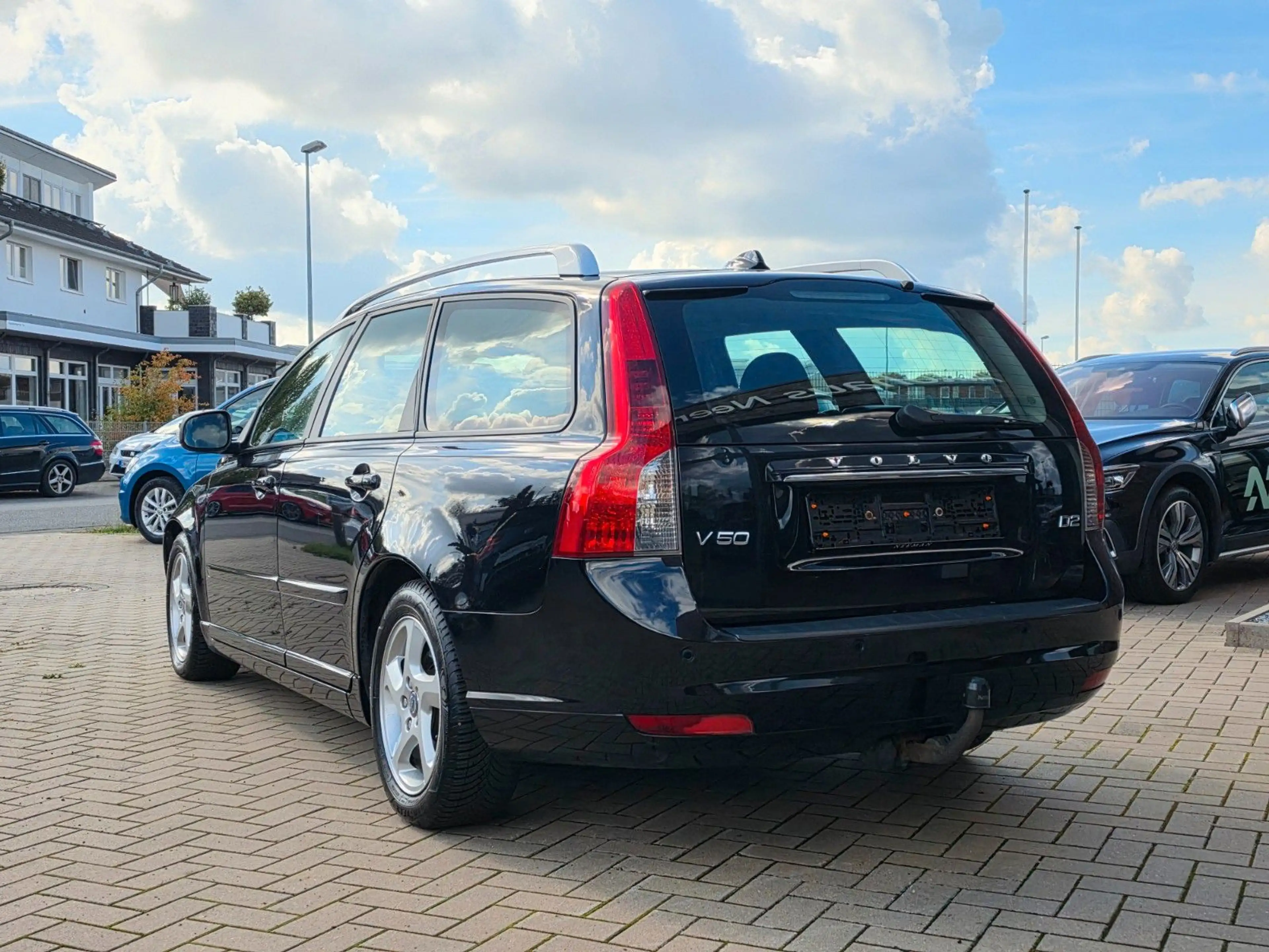 Volvo V50 Kombi D2 *Tempomat*SHZ*AHK* — photo 3