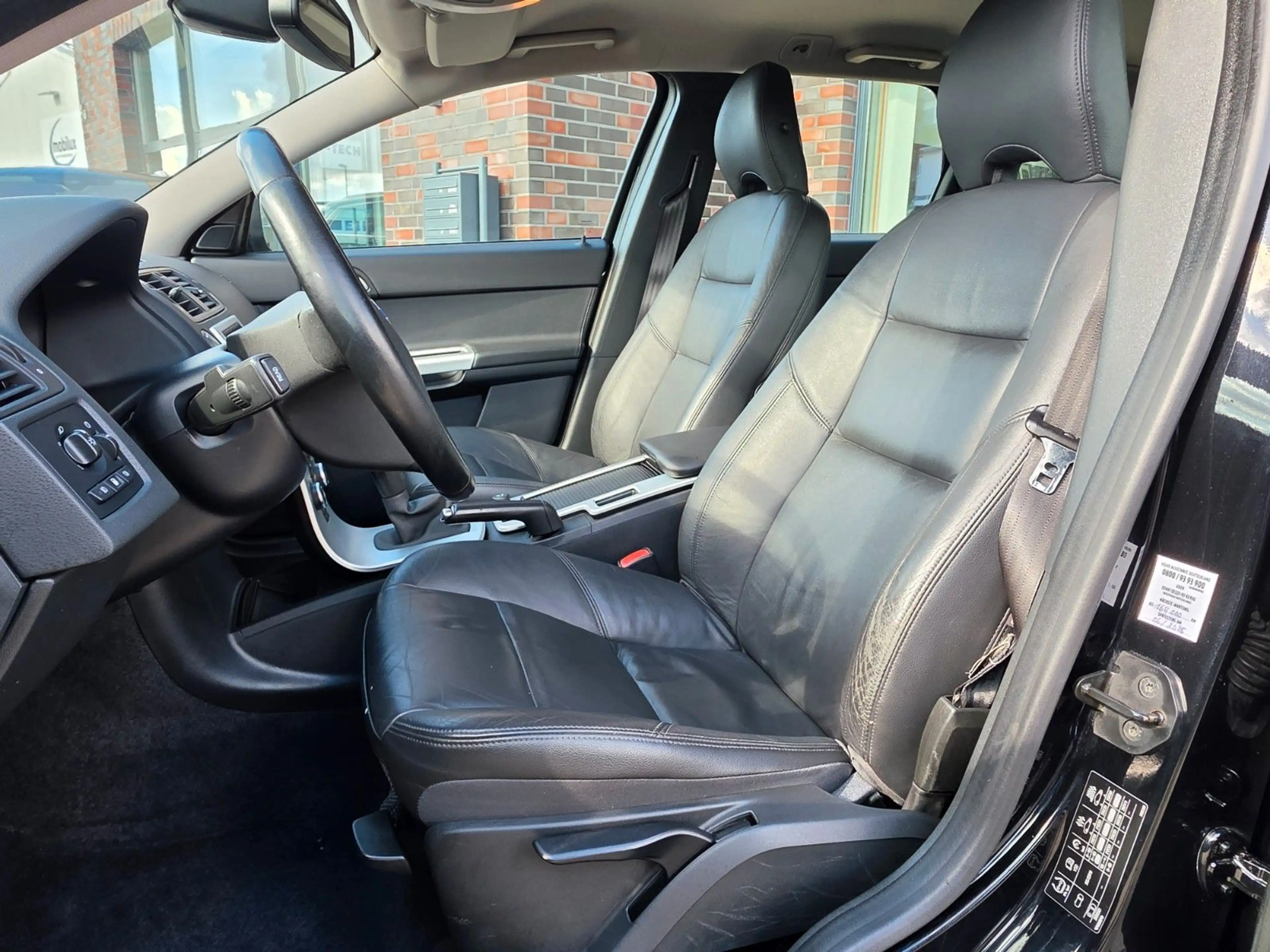 Volvo V50 Kombi D2 *Tempomat*SHZ*AHK* — photo 11
