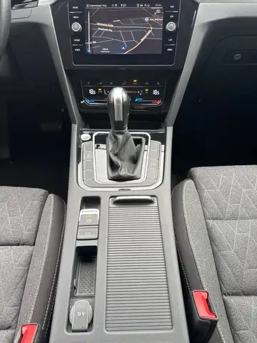 Volkswagen Passat view 15