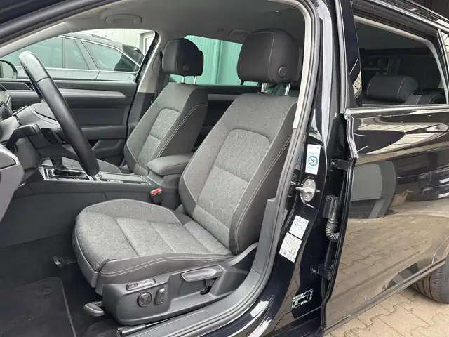 Volkswagen Passat view 12