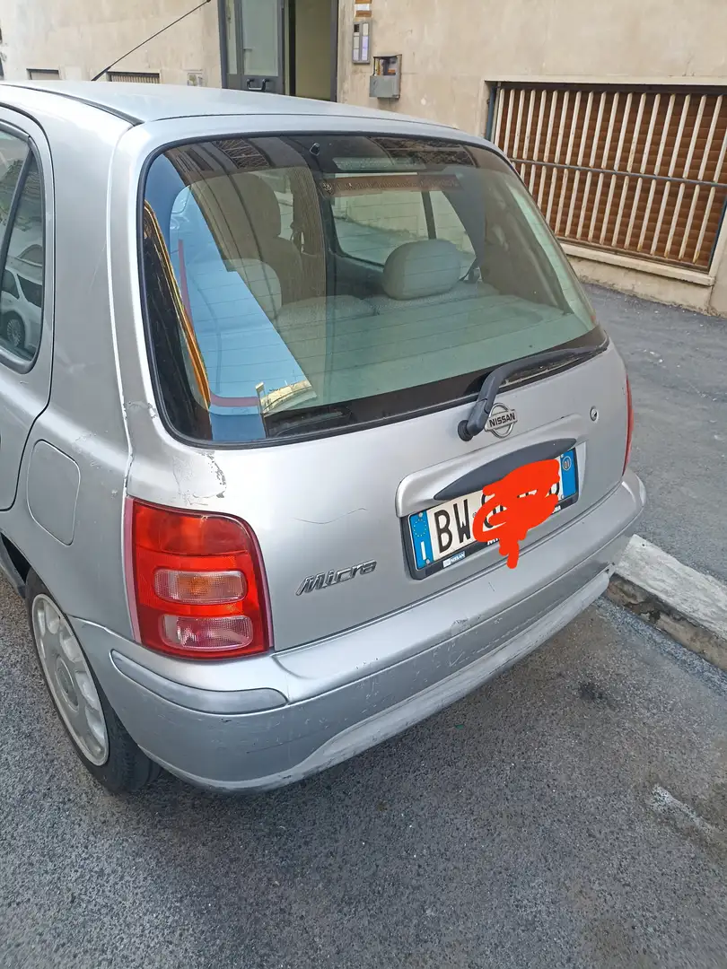 Nissan Micra Micra 5p 1.0 Luxury Argento - 1
