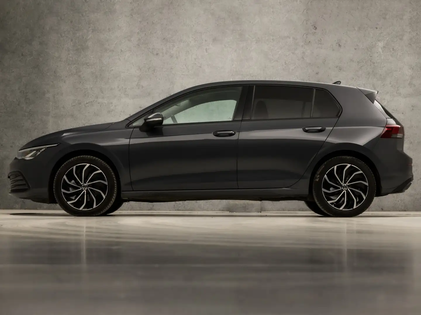 Volkswagen Golf 2.0 TDI Sport 150Pk Automaat (APPLE CARPLAY, GROOT Grijs - 2