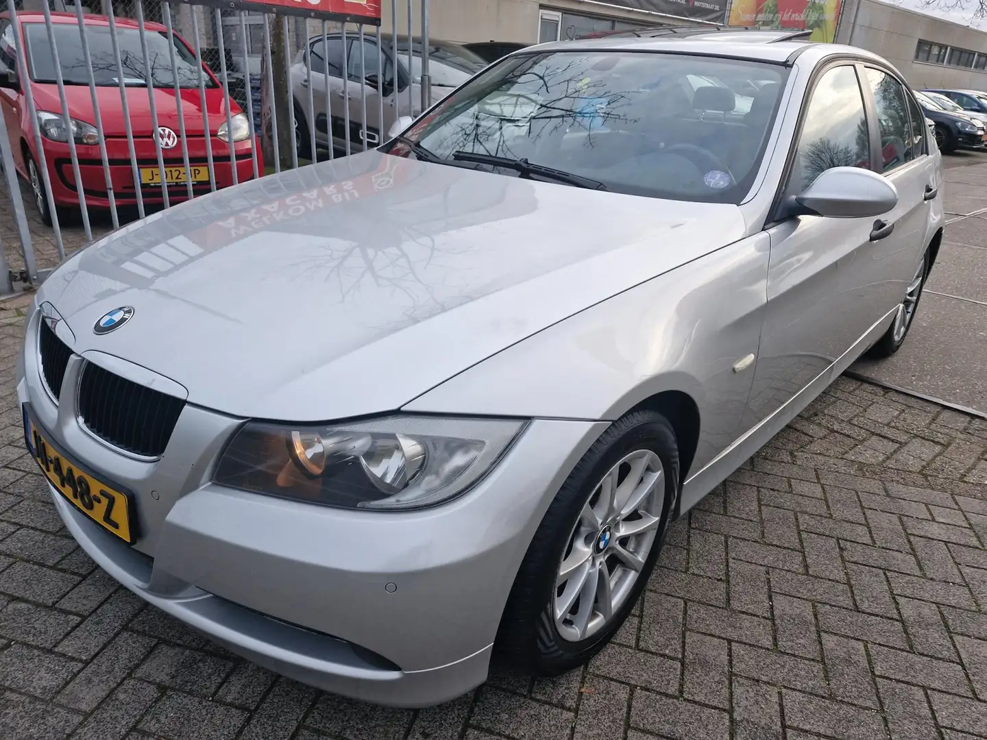 BMW 320 3-serie 320i Executive AUTOMAAT ! MET NIEUWE APK ! Gris - 1