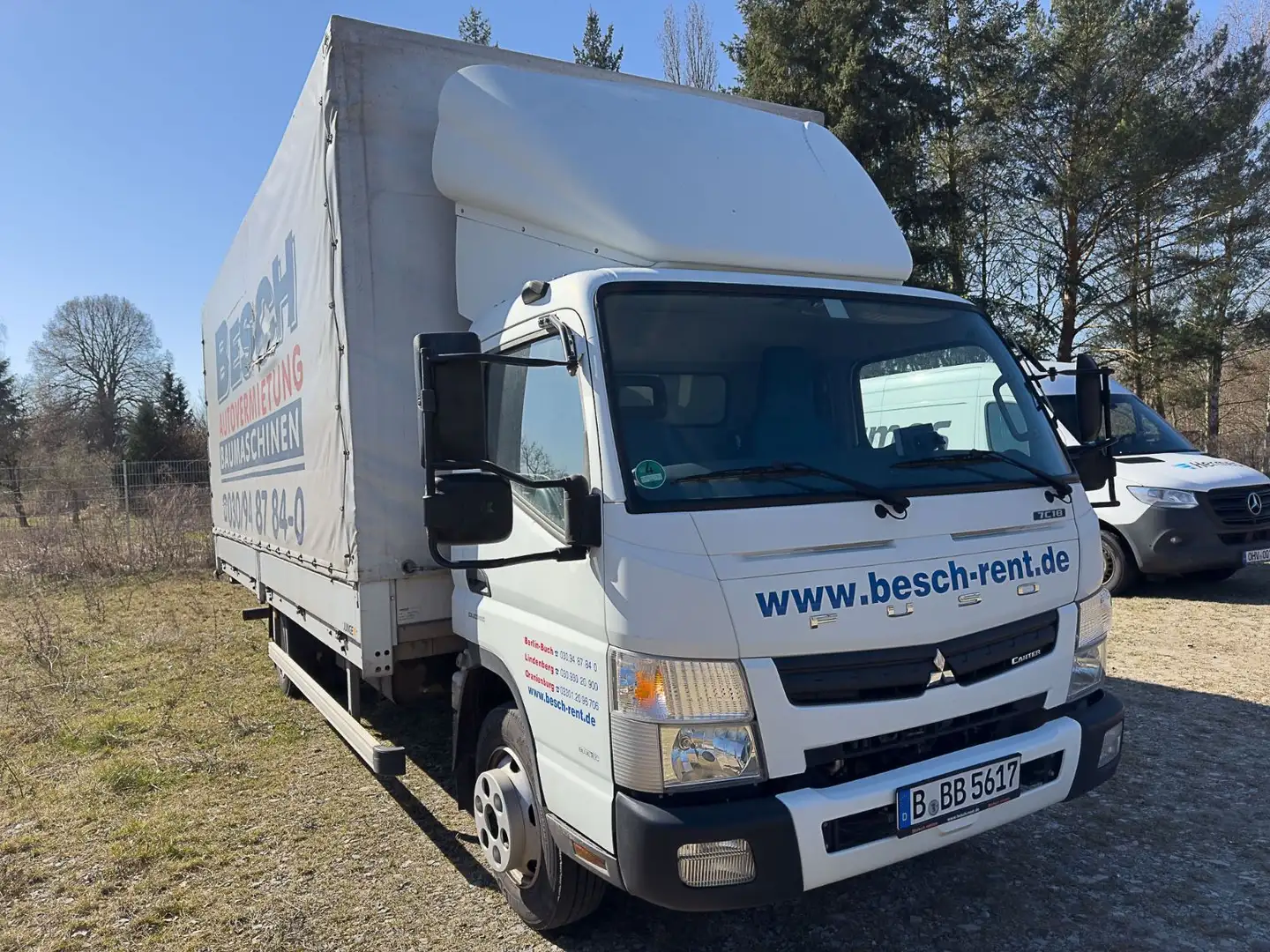 Mitsubishi Canter Fusov 7 C 18 Koffer und Ladebordwan Weiß - 2