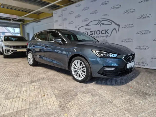 SEAT Leon 1.5 TSI Xcellence LED Navi PDC Sitzheizung