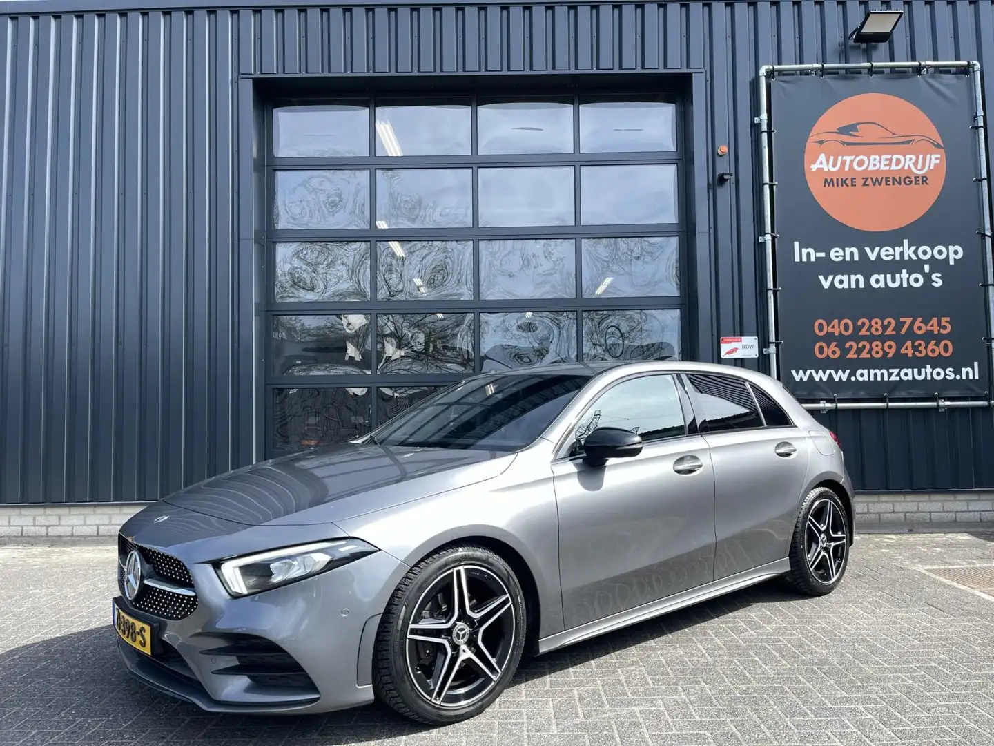 Mercedes-Benz A 180 AMG MBUX|WIDESCREEN|CARPLAY|CAMERA|LED|NIGHT PAKKE Grijs - 1