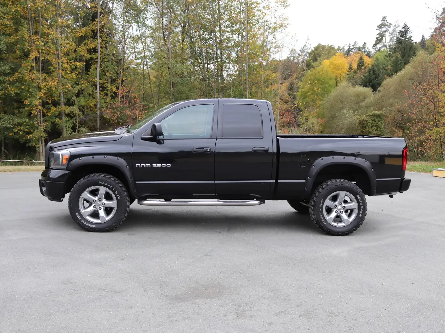 Dodge RAM Schwarz - 2