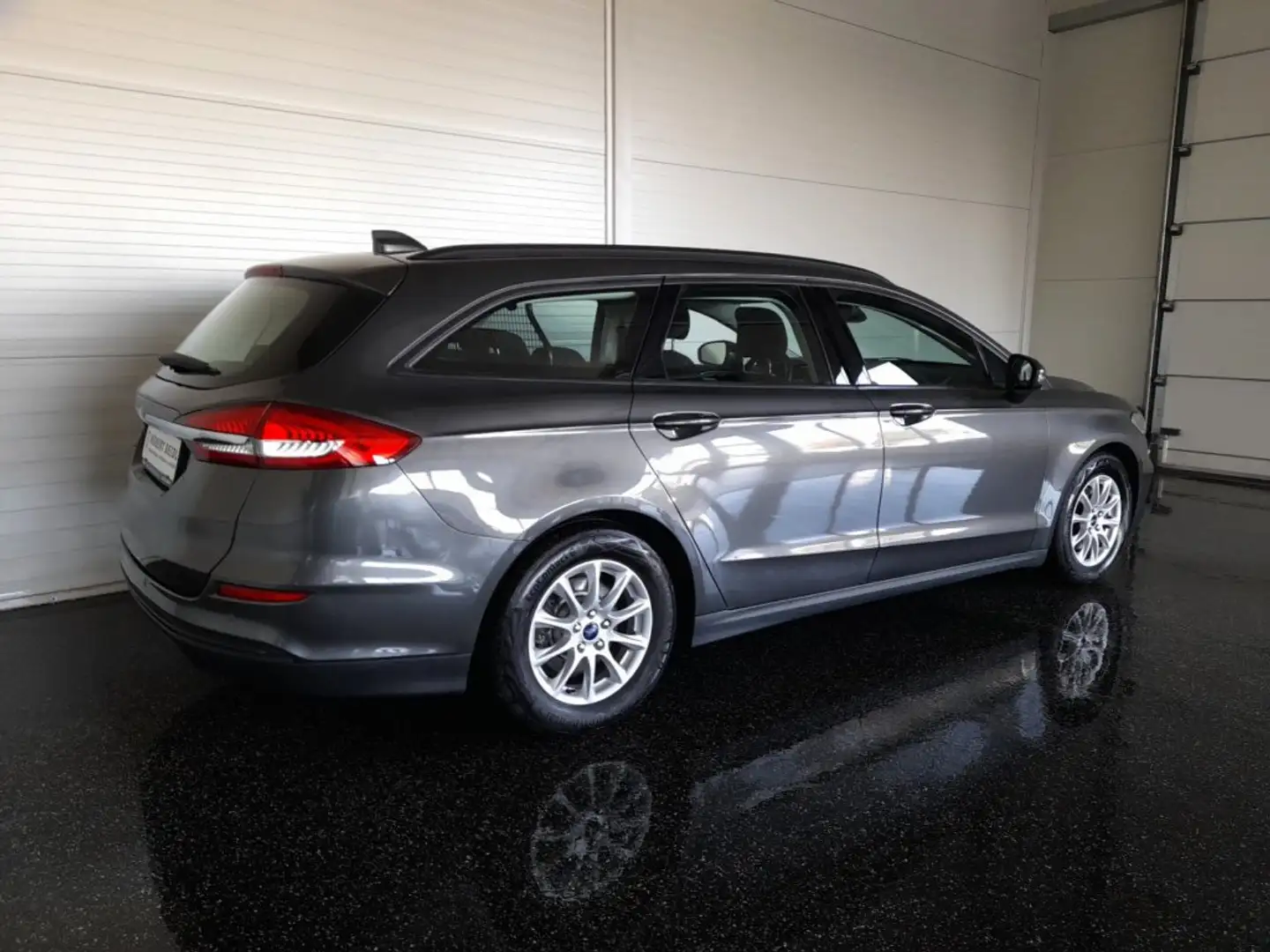 Ford Mondeo Turnier 2,0 EcoBlue Aut Grau - 2