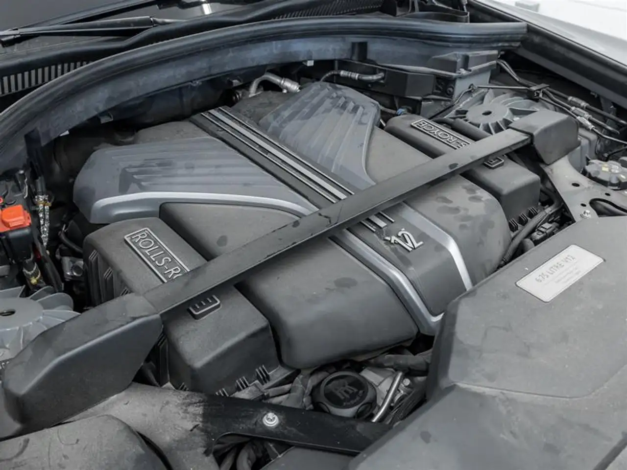 Rolls-Royce Cullinan снимка Rolls-Royce Cullinan