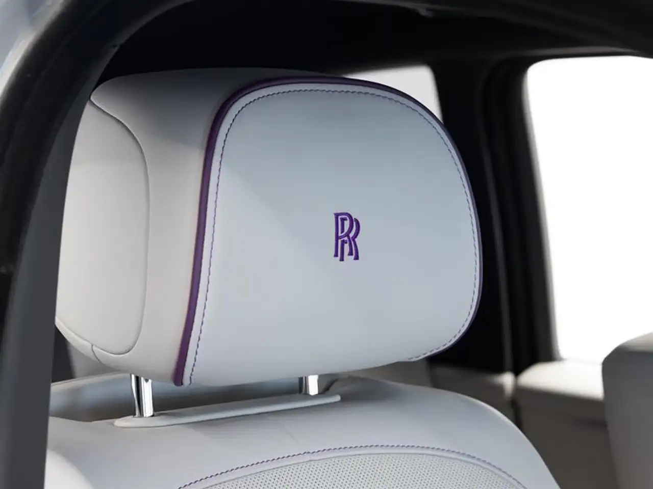 Rolls-Royce Cullinan снимка Rolls-Royce Cullinan