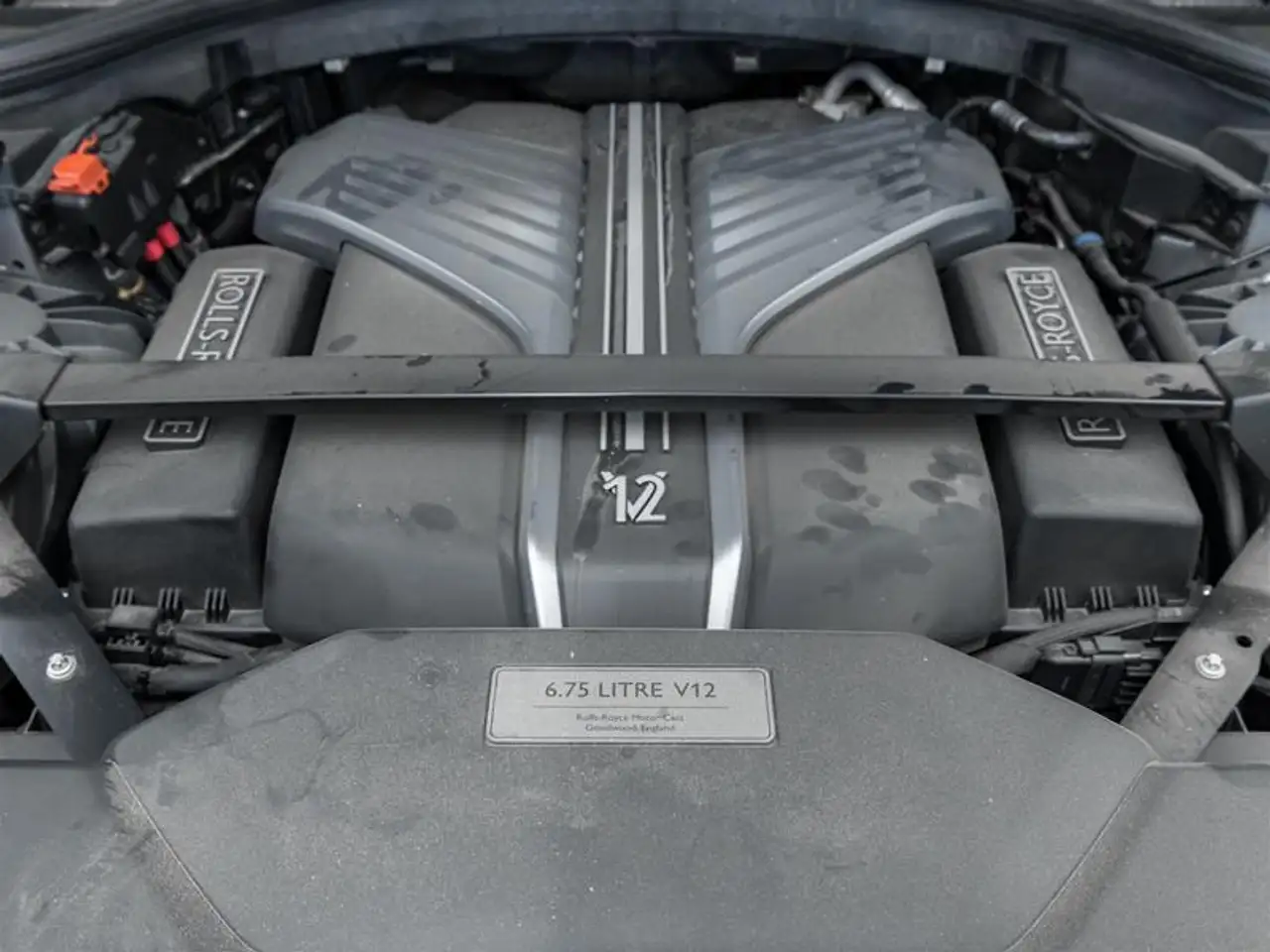 Rolls-Royce Cullinan снимка Rolls-Royce Cullinan