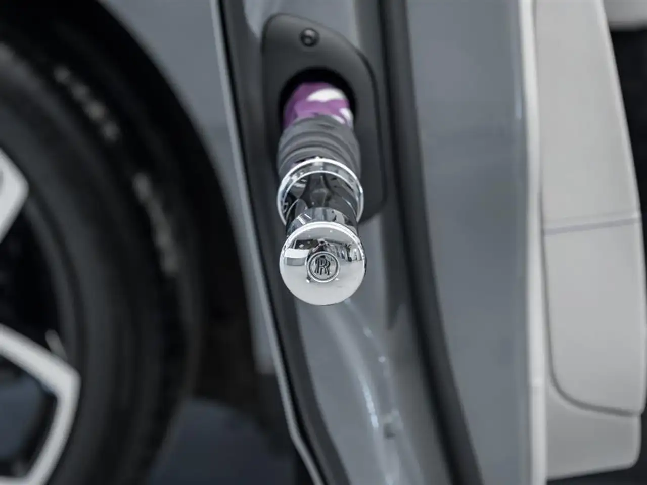 Rolls-Royce Cullinan снимка Rolls-Royce Cullinan